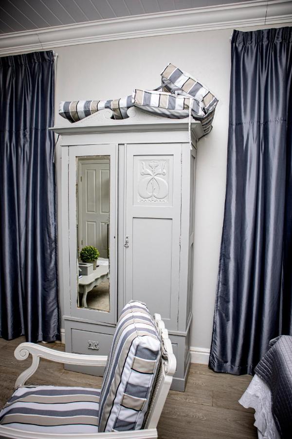 French Karoo Guesthouse Beaufort West Dış mekan fotoğraf