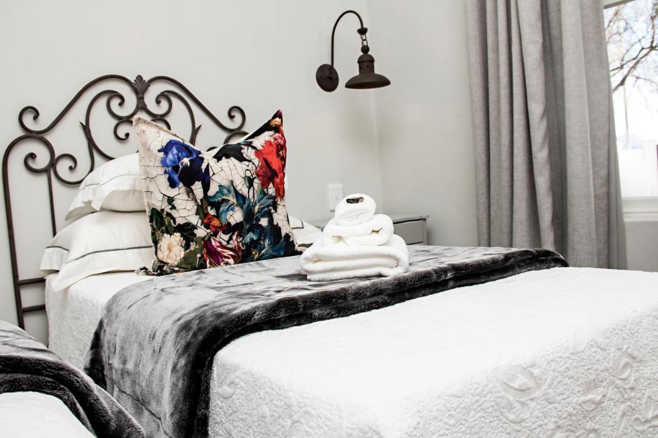 French Karoo Guesthouse Beaufort West Dış mekan fotoğraf