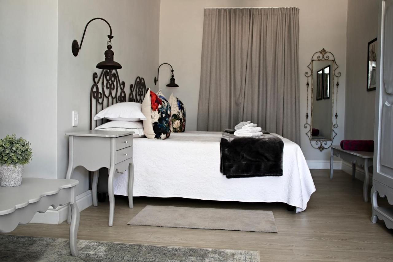 French Karoo Guesthouse Beaufort West Dış mekan fotoğraf