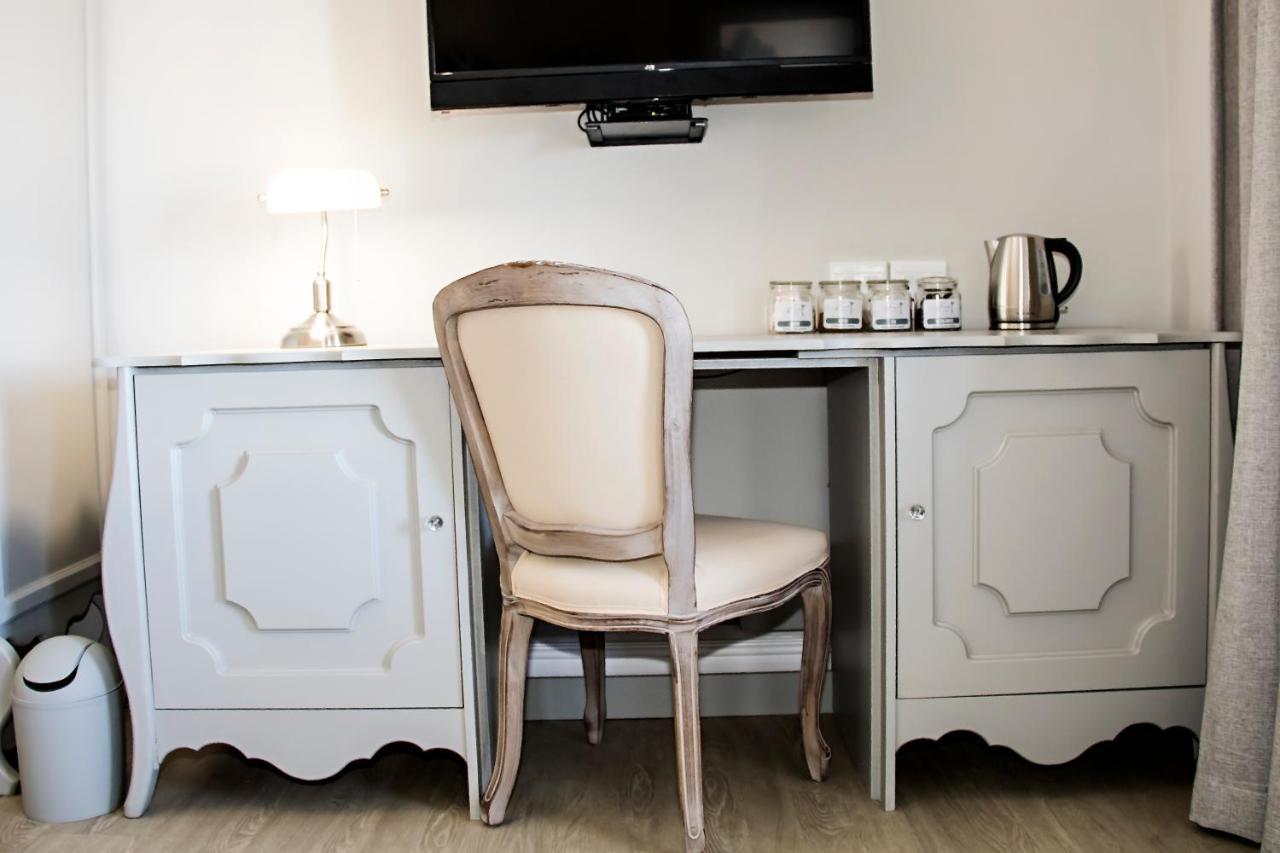 French Karoo Guesthouse Beaufort West Dış mekan fotoğraf