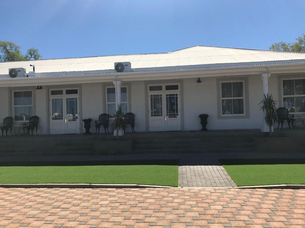 French Karoo Guesthouse Beaufort West Dış mekan fotoğraf