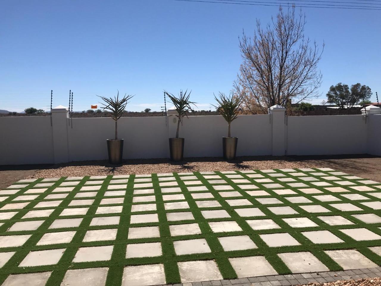 French Karoo Guesthouse Beaufort West Dış mekan fotoğraf